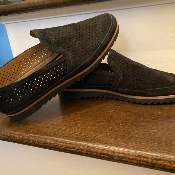 Woman’s dress shoes - Picture 3 of 3